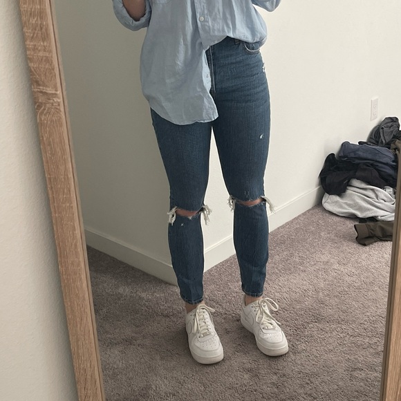 Abercrombie & Fitch Denim - Abercrombie “The Skinny” High Rise Jeans size 26 (2R) color is Dark Destroy